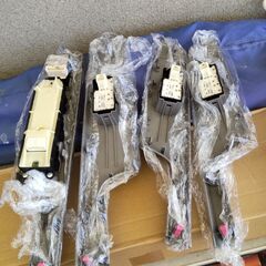 プリウスアルファーパワーウインドウスイッチ前後アッセンの画像