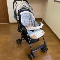 コンビ製対面・正面2wayタイプのベビーカー