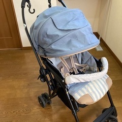 コンビ製対面・正面2wayタイプのベビーカーの画像