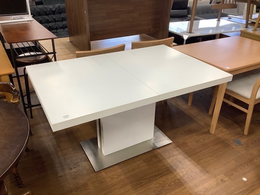 BoConcept ダイニングテーブル　エクステンション　Occa BARI 売場展開中！！！