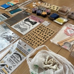 ラッピンググッズやシール、スタンプなどセットの画像