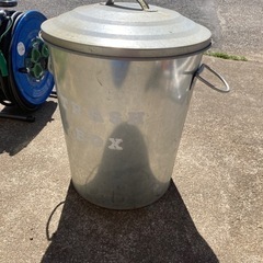 ペール缶