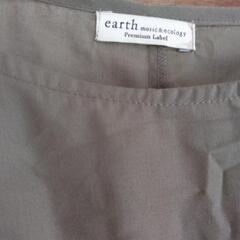 earth music&ecology　ドルマンブラウス　カーキ色の画像