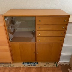 食器棚 ガラス扉付き アンティーク 収納棚 飾り棚