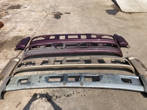 トラック用　フロントバンパーとコーナーパネル　【引き取りが早い方優先】