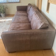イズミファニチャー　　レザーソファの画像