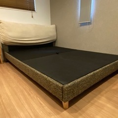 ダブルベッド　フレーム（クッション&カバー付き）の画像