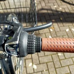 ＊＊取引予定者確定済 - 27インチシティサイクル Lupinus(ルピナス) ブラック LEDオートライト シマノ製外装6段ギア付き 鍵・ワイヤーカゴ搭載の画像