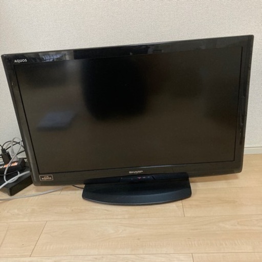 SHARP 32型テレビ　2011年製