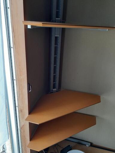 突っ張り三段ラック部屋角用