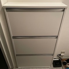 決まりました。3段シューズラック