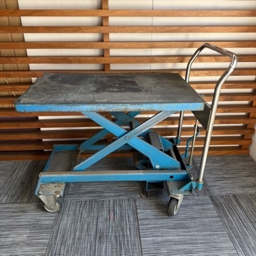◆135000円◆テーブルリフト、ロック付、500キロ、VANLACK.