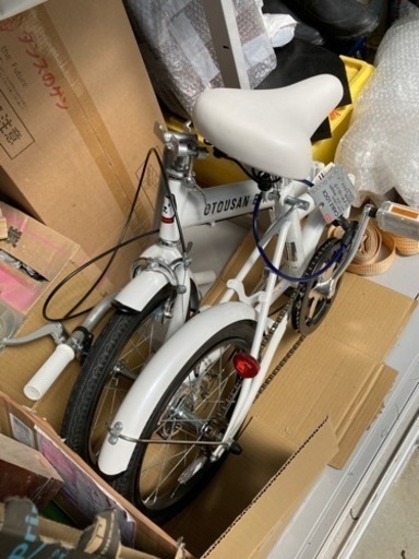 自転車白色　( サビは一切無し／経年劣化は少し　)