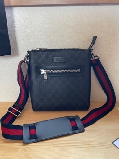 GUCCIメッセンジャーバック