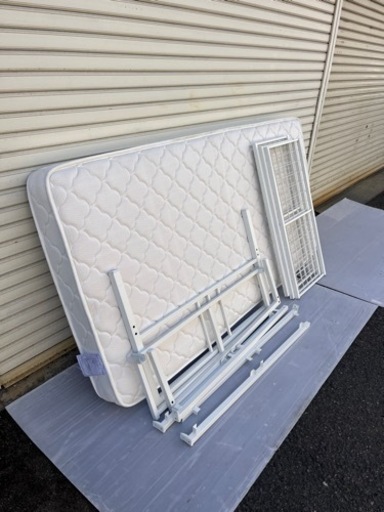 【引取り限定】シングルベッド　マットレスのみだと0円
