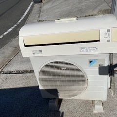 ①DAIKIN 2.2kwエアコン　F22STES-W  2015年製 