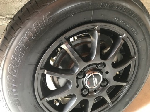 新品取付後走行100キロ以内13インチタイヤホイル４本セット