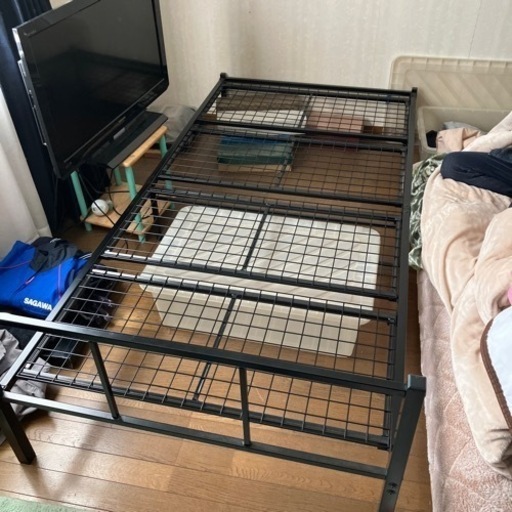 ベッドシングルフレーム決まりました