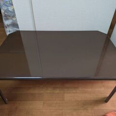 折りたたみテーブルの画像