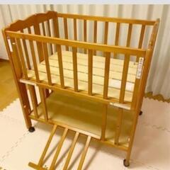 ベビーベッドの画像
