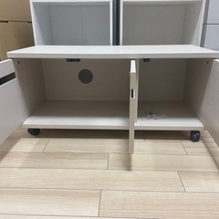 テレビ台 ホワイト 扉付収納ありの画像