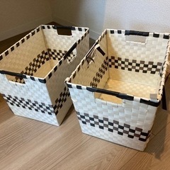 ニトリ？　収納用カゴ2個セットの画像