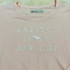 Abercrombie & Fitch ロンT ピンクの画像