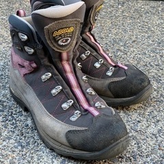 【早いもの勝ち！】アゾロ　トレッキングシューズ　レディース　25cm
