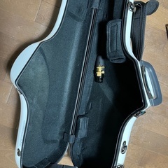 アルトサックス　シャイニーケース白　使用期間短いですの画像