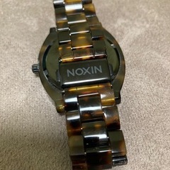 Nixon 防水腕時計の画像