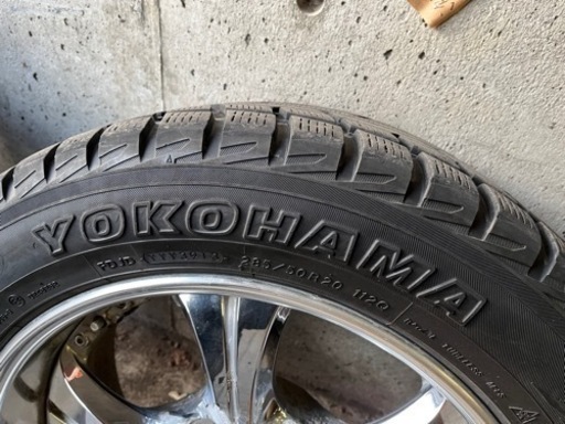 YOKOHAMA スタッドレス　285/50R20