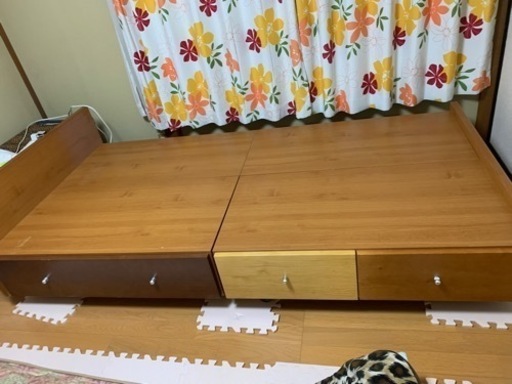 シングルベッド　収納付き