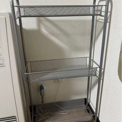 【受け渡し予定決まりました】スチールラック　キャスター付き