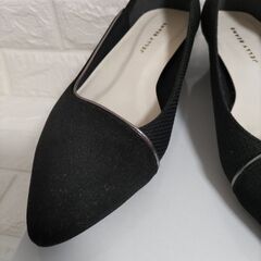 ジェリービーンズ　黒のパンプス　24cm　ヒール高2.5cm　ヒール低めの画像