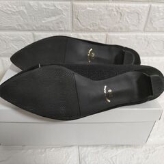 ジェリービーンズ　黒のパンプス　24cm　ヒール高2.5cm　ヒール低めの画像