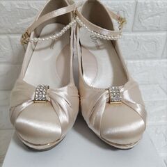 パーティー用パンプス　Lサイズ　シャンパンゴールド　パール付き　結婚式　謝恩会　卒業式の画像