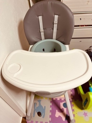 幼児用テーブル