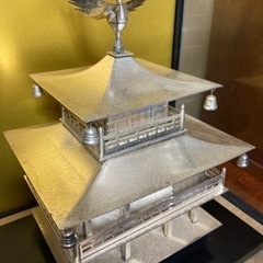 ガラスケース入り金閣寺置き物の画像