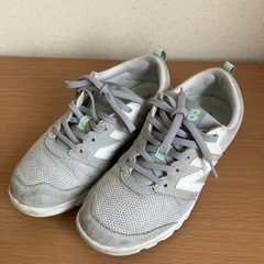 レディース　スニーカー 24.5センチ
