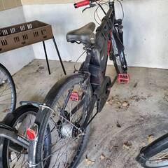 ●受け渡し完了【注意事項:自転車本体のみ】自転車としての機能は問題ないですがジャンク品としてお考え下さい。問い合わせ殺到しすぎて大変です💦　返事までお待ちください！！！【完全無料です】バッテリー付き自転車　状態不明？　の画像