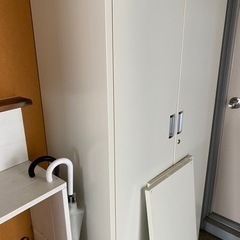 受付再開　物置　収納　スチールラック　棚5枚　鍵2本付き