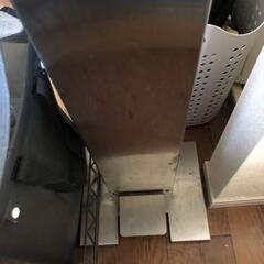 足踏み式アルコールスタンドの画像