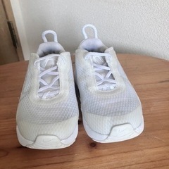 大幅値下げ🎉NIKE AIR MAX 子供シューズ15センチの画像