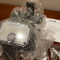 ソーラーライト　外観ライト　玄関ライト　センサーライト　防犯　リモコン付きの画像