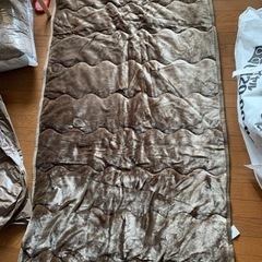 ニトリの敷パットと毛布2セット