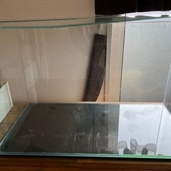 60cm水槽　蓋付きの画像