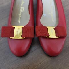 フェラガモ ヴァラ パンプス 4 1/2B 22cmの画像