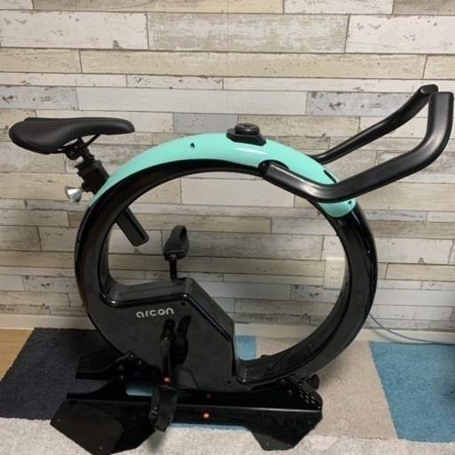フィットネスバイク arcon 空間の雰囲気に調和するバイク