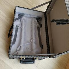 キャリーケースの画像