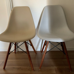 【交渉中】椅子　イームズチェア　2脚　ベージュ　グレー